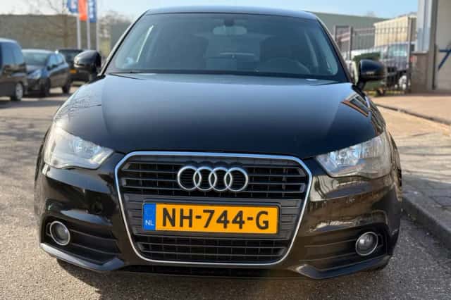Audi A1 (2010) thumbnail 3