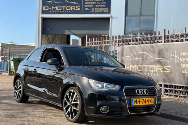 Audi A1 (2010) thumbnail 4