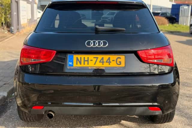 Audi A1 (2010) thumbnail 6