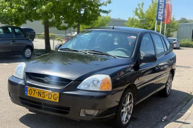 Kia Rio (2004) thumbnail 6