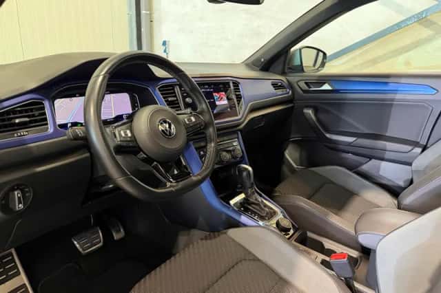 Volkswagen T-Roc (2021) thumbnail 2