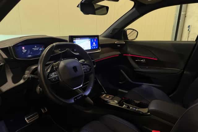 Peugeot 2008 (2024) thumbnail 2