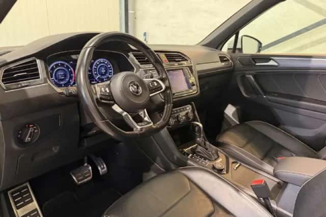 Volkswagen Tiguan (2017) thumbnail 2