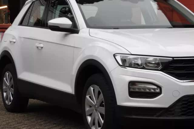 Volkswagen T-Roc (2018) thumbnail 5