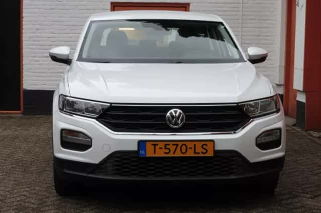 Volkswagen T-Roc (2018) thumbnail 6