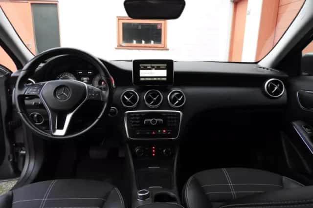 Mercedes-Benz A-Klasse (2013) thumbnail 2