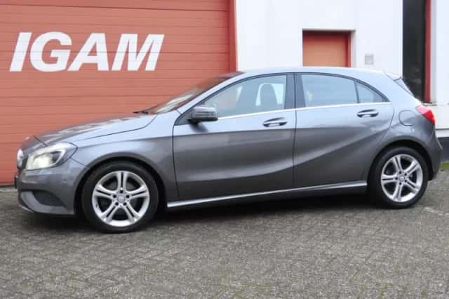 Mercedes-Benz A-Klasse (2013) thumbnail 3