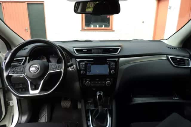 Nissan Qashqai (2018) thumbnail 2