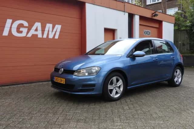 Volkswagen Golf (2013) thumbnail 3