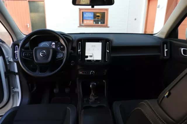 Volvo XC40 (2019) thumbnail 2