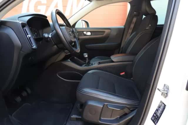 Volvo XC40 (2019) thumbnail 4