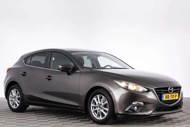 Mazda 3 (2016) thumbnail 3