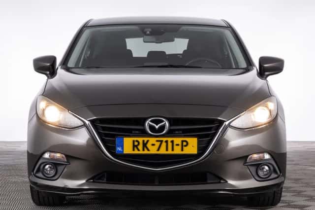 Mazda 3 (2016) thumbnail 6