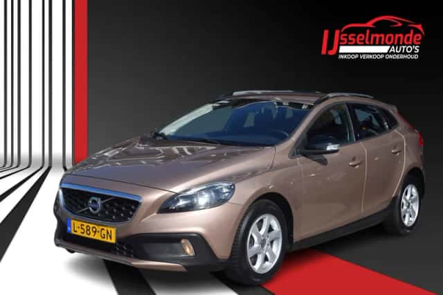 Volvo V40 Cross Country (2015) thumbnail 1