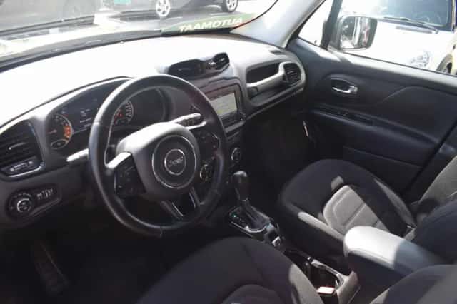Jeep Renegade (2018) thumbnail 4