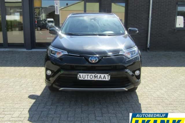 Toyota RAV4 (2018) thumbnail 3