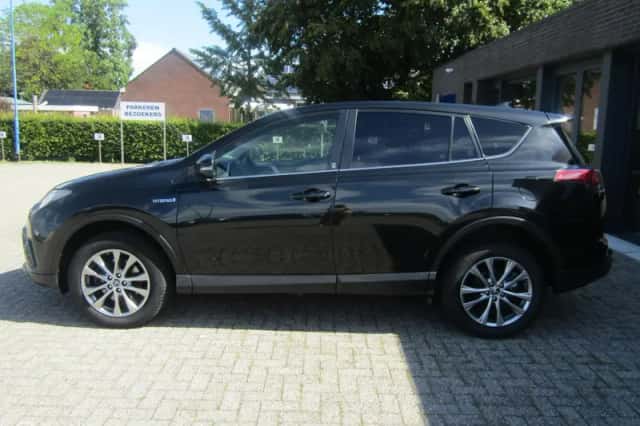Toyota RAV4 (2018) thumbnail 4