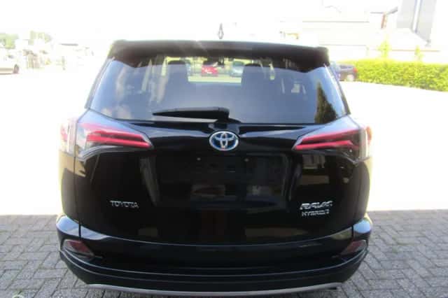 Toyota RAV4 (2018) thumbnail 5