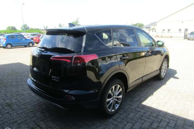 Toyota RAV4 (2018) thumbnail 6