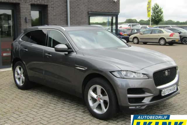 Jaguar F-Pace (2019) thumbnail 3