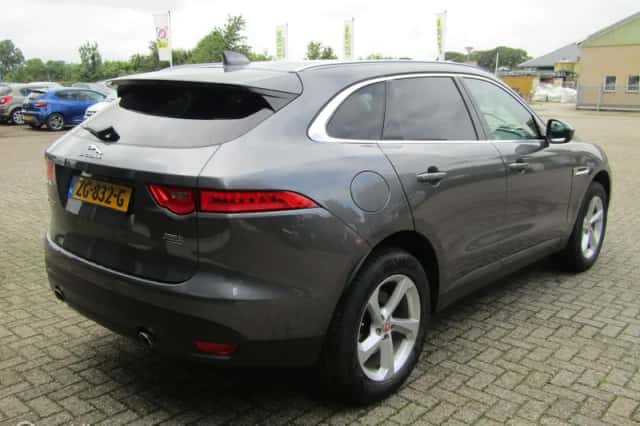 Jaguar F-Pace (2019) thumbnail 5