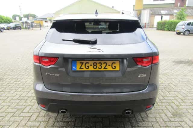 Jaguar F-Pace (2019) thumbnail 6