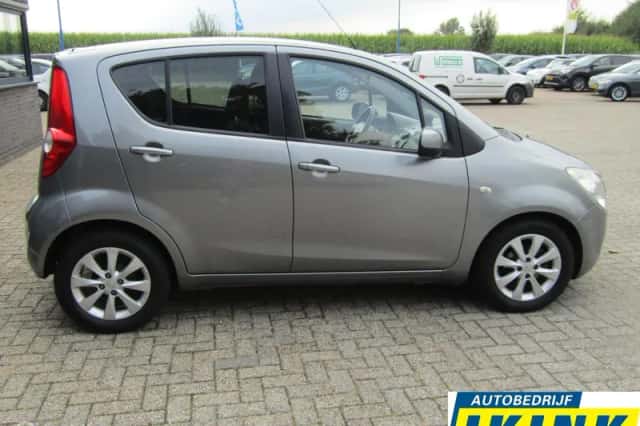 Opel Agila (2014) thumbnail 3