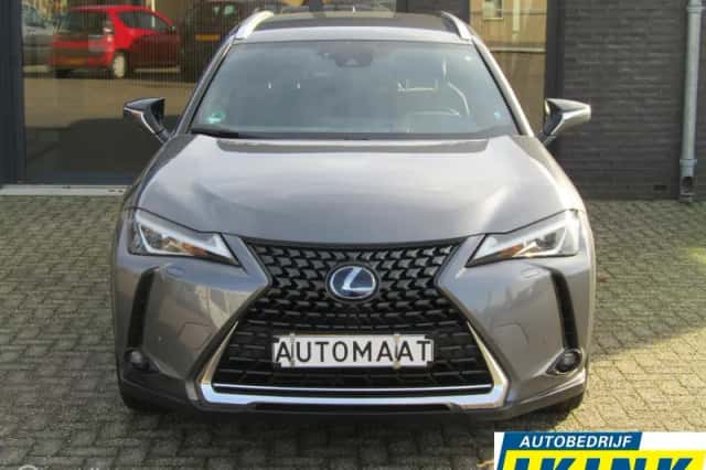 Lexus UX (2019) thumbnail 2