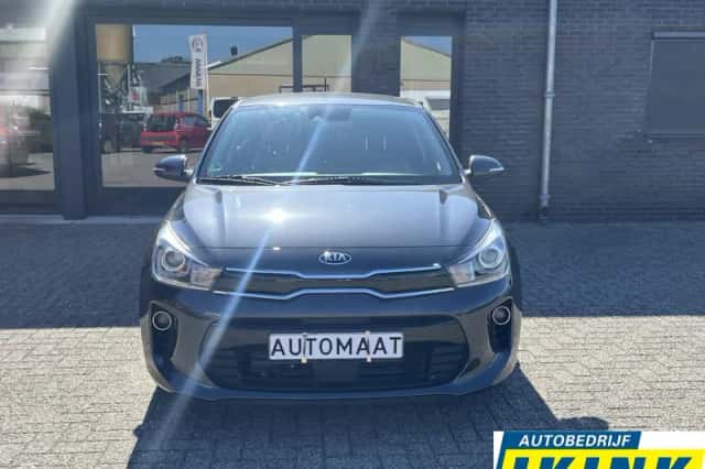 Kia Rio (2017) thumbnail 2