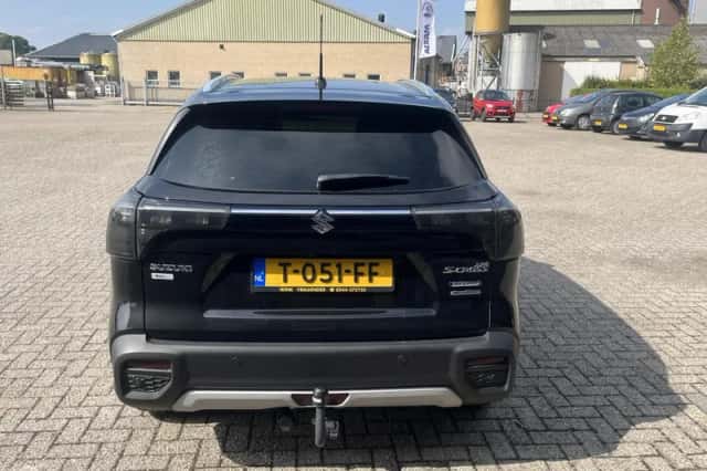 Suzuki SX4 S-Cross (2022) thumbnail 5