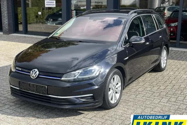 Volkswagen Golf (2019) thumbnail 1