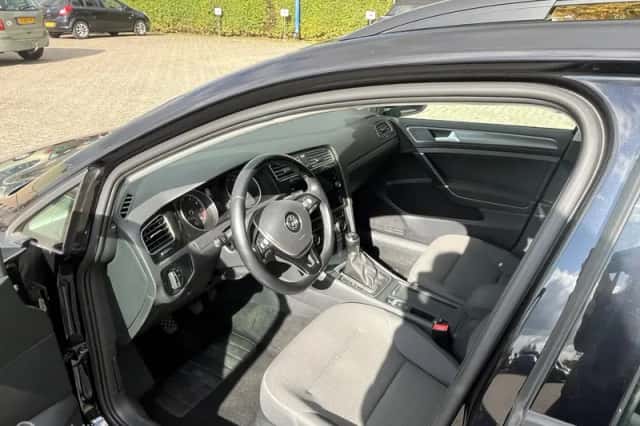 Volkswagen Golf (2019) thumbnail 5