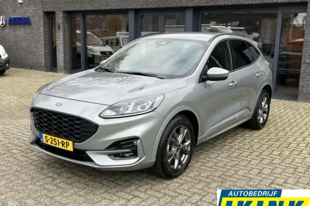 Ford Kuga (2023) thumbnail 1