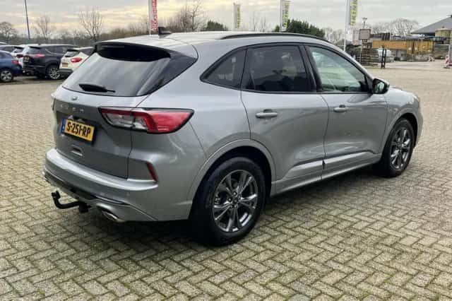 Ford Kuga (2023) thumbnail 5