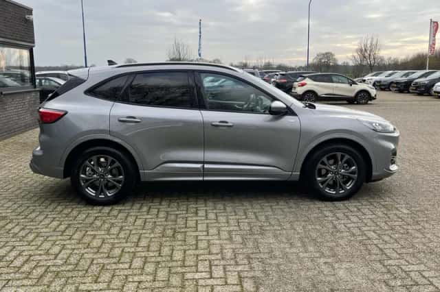 Ford Kuga (2023) thumbnail 6