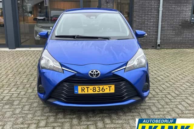 Toyota Yaris (2018) thumbnail 2