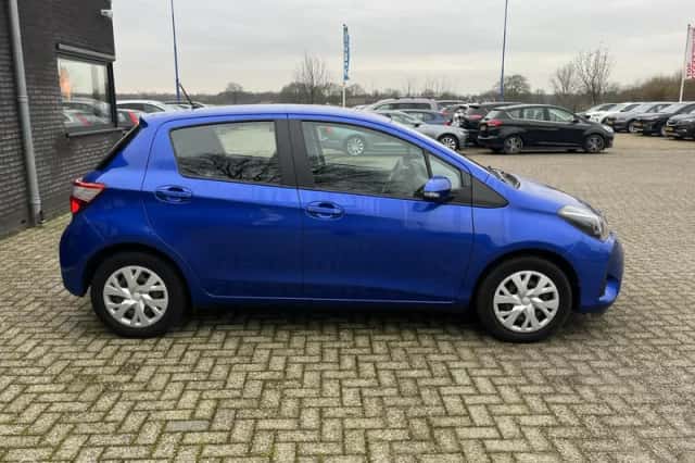 Toyota Yaris (2018) thumbnail 6