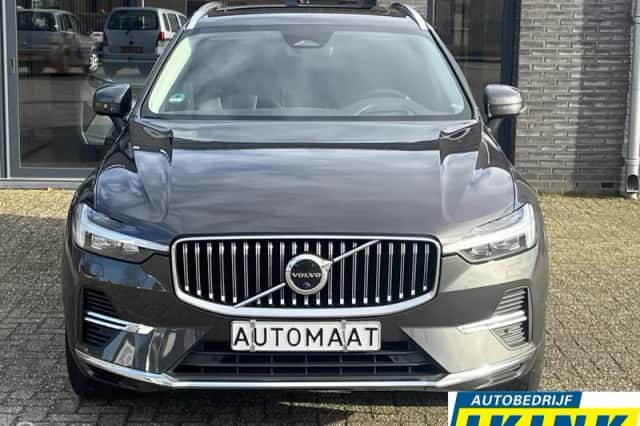 Volvo XC60 (2022) thumbnail 2