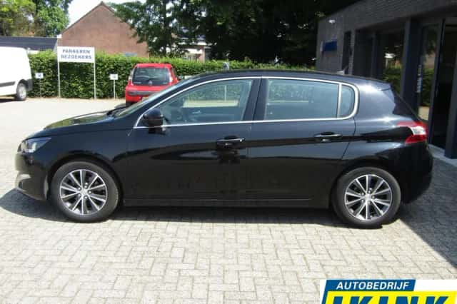 Peugeot 308 (2014) thumbnail 3