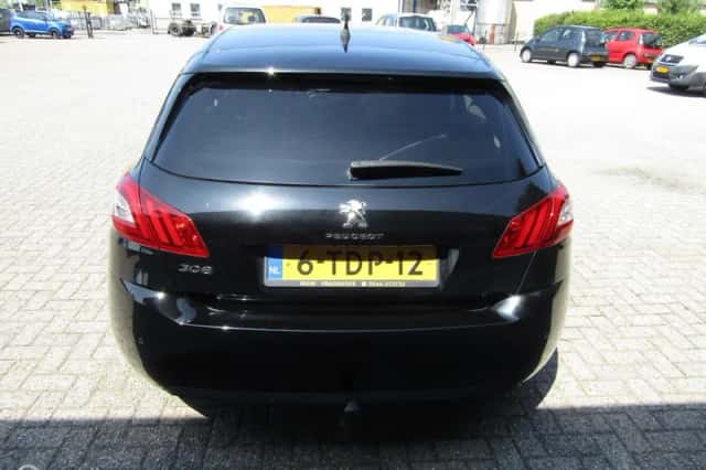 Peugeot 308 (2014) thumbnail 4