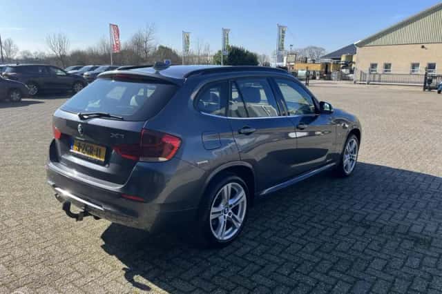 BMW X1 (2015) thumbnail 4