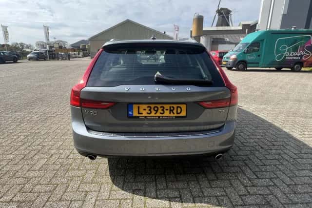 Volvo V90 (2019) thumbnail 4