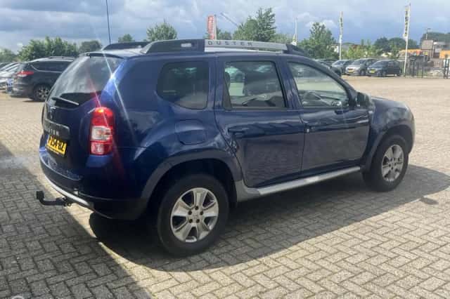 Dacia Duster (2016) thumbnail 5