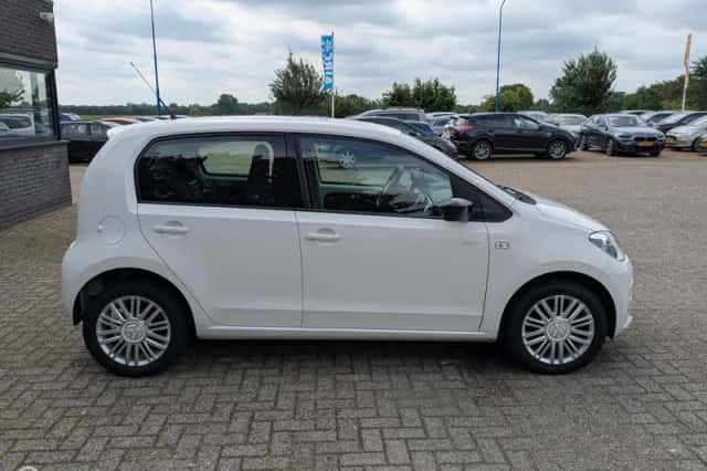 Volkswagen Up! (2014) thumbnail 6