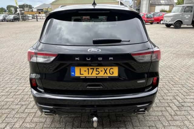 Ford Kuga (2021) thumbnail 4