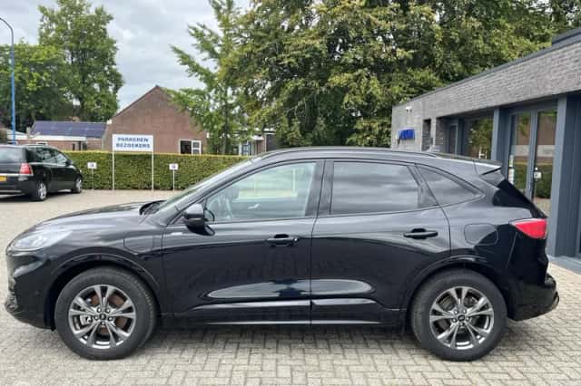 Ford Kuga (2021) thumbnail 5