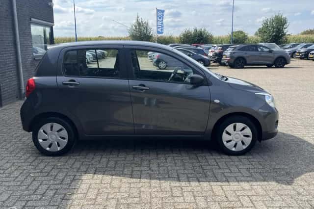 Suzuki Celerio (2016) thumbnail 6