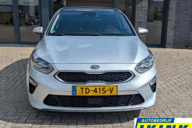 Kia Ceed (2018) thumbnail 2