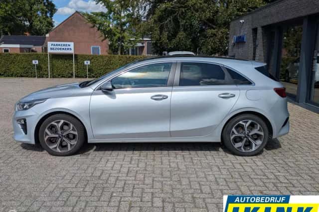 Kia Ceed (2018) thumbnail 3
