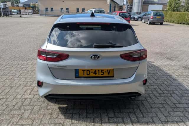 Kia Ceed (2018) thumbnail 4